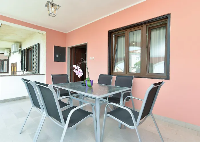 Apartment 622