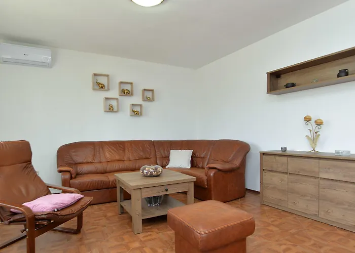 Apartment 622 *